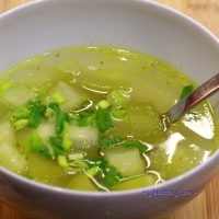 Wietnamska zupa z zimowego melona