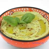 Hummus z awokado i bazylią