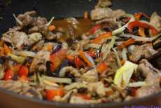 Wieprzowina z grzybami mun