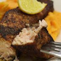 Łosoś w stylu nowoorleańskim (blackened salmon)