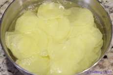 Ziemniaczana zapiekanka z serem korycińskim