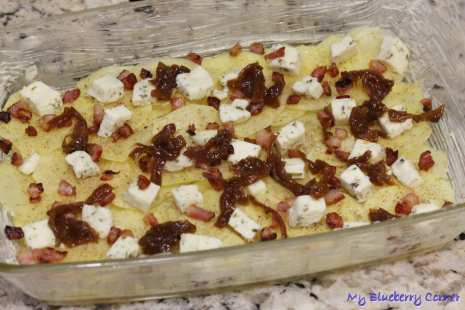 Ziemniaczana zapiekanka z serem korycińskim