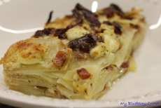 Ziemniaczana zapiekanka z serem korycińskim