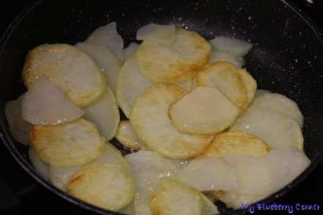 Wielkanocne danie z kiełbasą