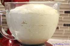 Słodkie bułki z rabarbarem