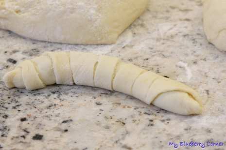 Słodkie bułki z rabarbarem