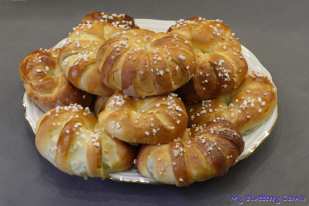 Słodkie bułki z rabarbarem